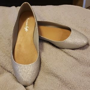 American Eagle flats